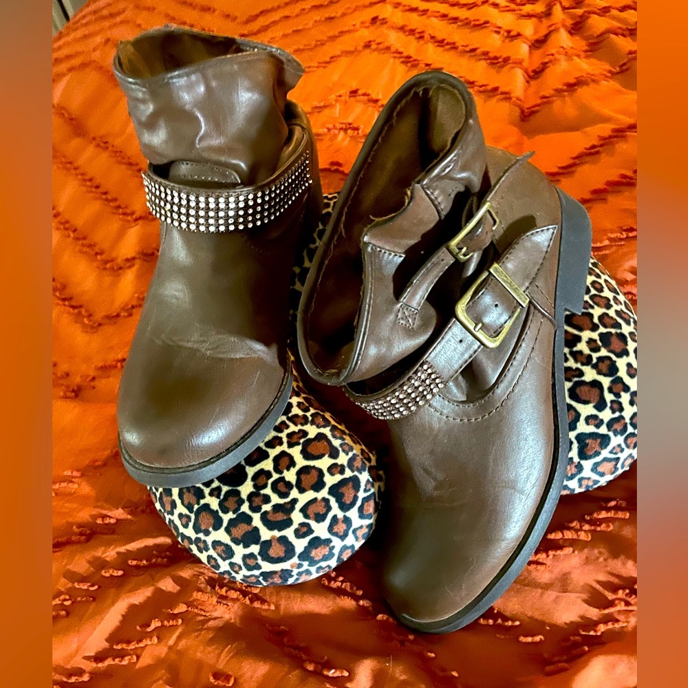 Brown sequined boots